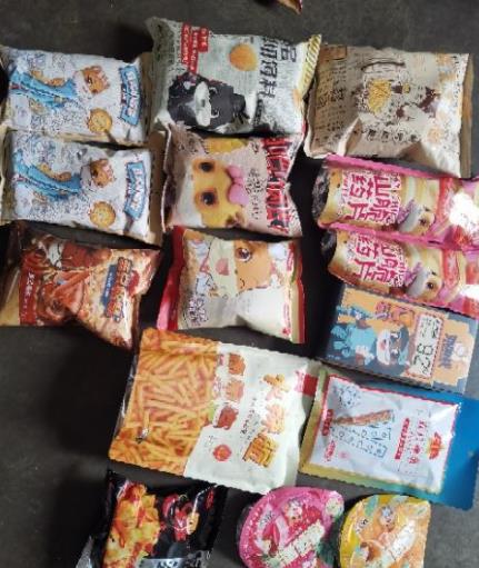 坚果 肉干 膨化等零食转卖